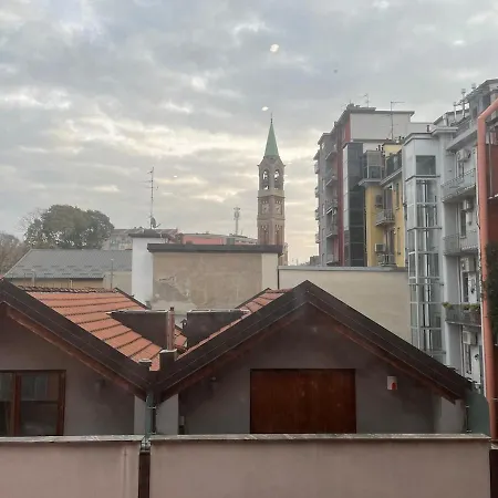 Casabella Design With Balcony Navigli Area Appartement Milan